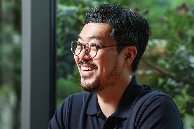임 작가는 저평가된 우량주에 장기투자하는 원칙을 지켜왔다. 그는 “부는 시간과 함께 성장한다”고 말했다. 김경록 기자