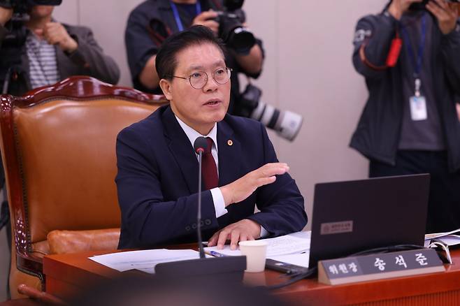 국회 외교통일위원장인 국민의힘 송석준 의원. 송 의원실 제공