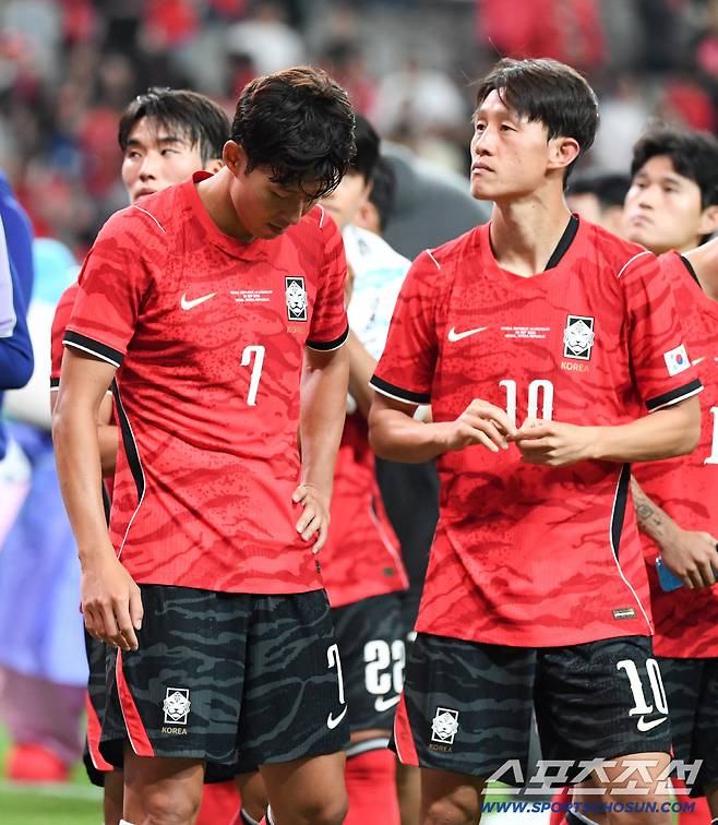 28일 서울월드컵경기장에서 열린 대한민국 축구대표팀과 우루과이의 친선 경기. 4-1로 패한 대한민국 손흥민이 아쉬워하고 있다. 상암=박재만 기자 pjm@sportschosun.com/2026.09.28/