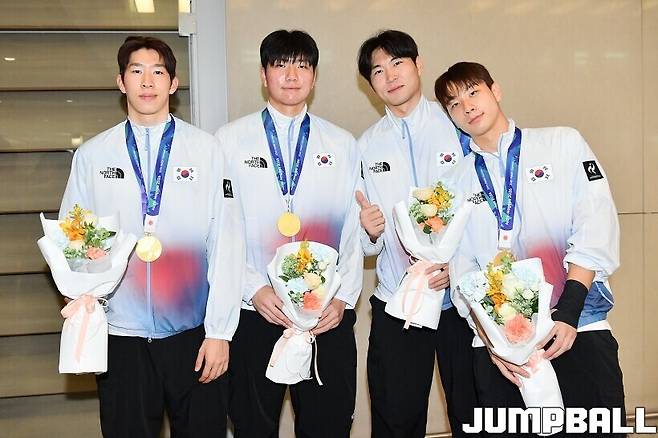 ▲왼쪽부터 김승우(연세대), 구민교(성균관대), 이동근(고려대), 이주영(연세대)