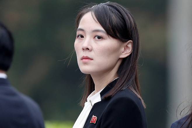 김여정 북한 노동당 간부 측면 얼굴 자료사진
