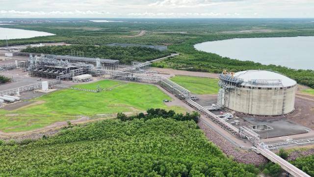 다윈LNG플랜트 LNG 저장탱크와 액화플랜트 [사진=SK이노베이션]