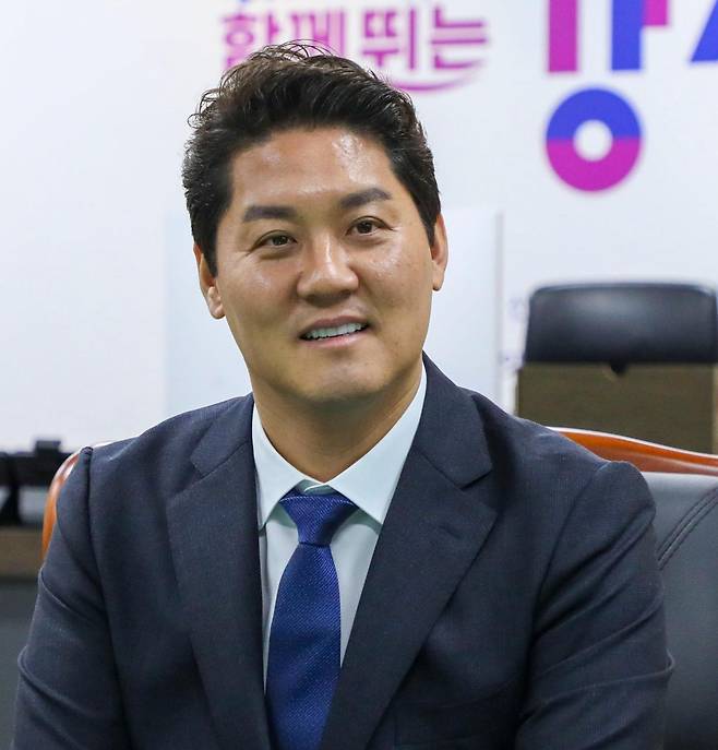 박상준 부산 강서구청장은 29일 구청 집무실에서 가진 인터뷰에서 “생곡소각장 건립 사업은 반드시 강서구 주민의 공감과 동의가 선행돼야 한다”고 강조했다. 강서구 제공