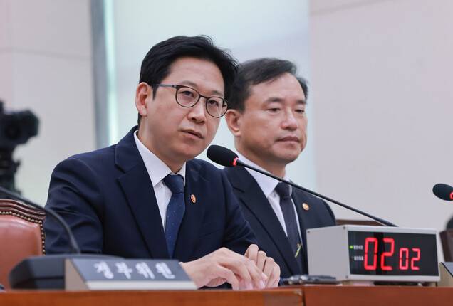 배경훈 부총리 겸 과학기술정보통신부 장관이 지난 28일 국회 법제사법위원회 전체회의에서 질의에 답하고 있다. 연합뉴스