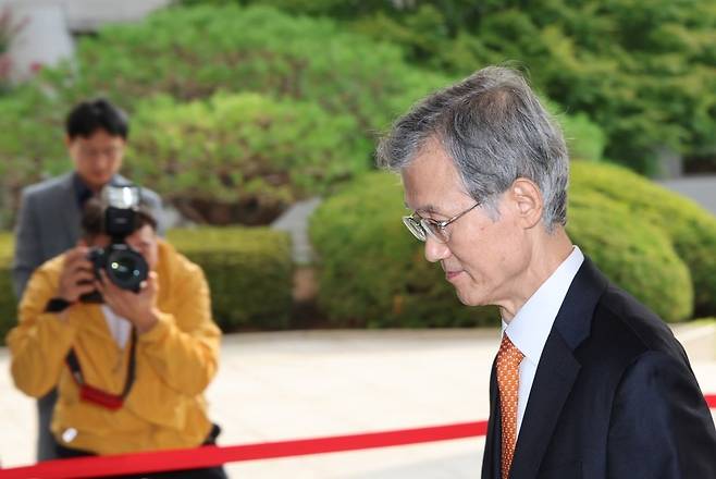 조희대 대법원장이 30일 서울 서초구 대법원으로 출근하고 있다. 사진=연합뉴스