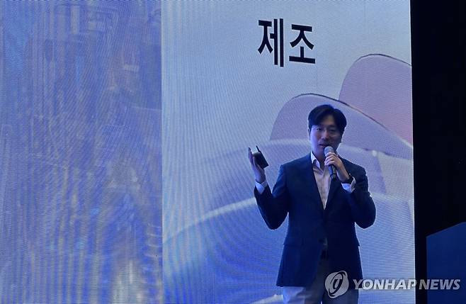 발표하는 최강림 한국MS 제조·모빌리티 총괄 (서울=연합뉴스) 권하영 기자 = 최강림 한국MS 제조·모빌리티 총괄이 30일 서울 코엑스에서 열린 'MS 인더스트리 서밋'에서 발표하고 있다. 2026.9.30 kwonhy@yna.co.kr