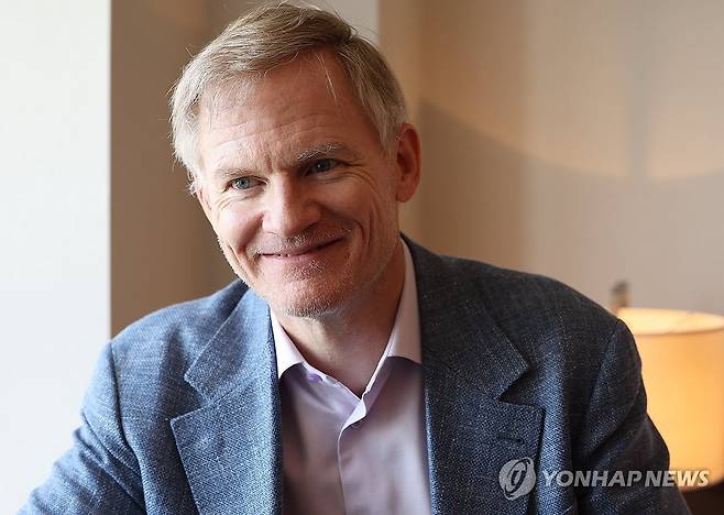 인터뷰하는 마이크 벨시 비트고 CEO (서울=연합뉴스) 이재희 기자 = 마이크 벨시 비트고(BitGo) 최고경영자가 30일 서울 광진구 워커힐호텔에서 열린 '코리아 블록체인 위크'(KBW 2026) 행사에 참석, 연합뉴스와 인터뷰를 하고 있다. 2026.9.30 scape@yna.co.kr