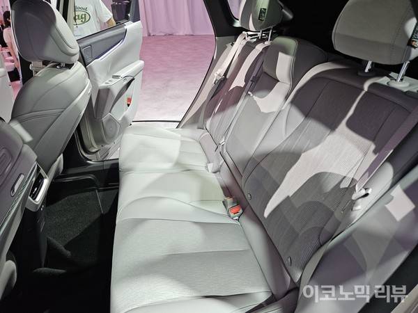 뷰익 엘렉트라 E7 2열 실내. 사진=최은총 이코노믹리뷰 기자