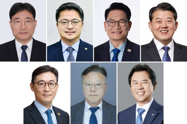 윗줄 왼쪽부터 하준경 대통령비서실 정책실장, 문신학 경제성장수석, 송영길 평화외교특별보좌관, 김병주 국방정책특별보좌관. 아랫줄 왼쪽부터 권대영 재정경제부 제1차관, 정의경 국토교통부 제2차관, 박정현 지방시대위원장. [청와대 제공]