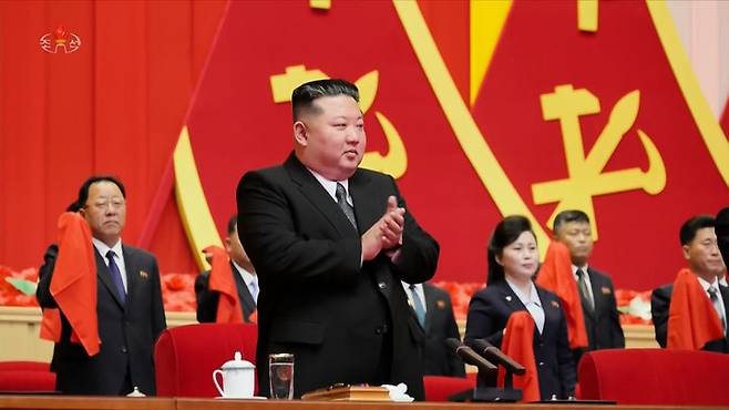 [서울=뉴시스] 북한 조선중앙TV는 김정은 국무위원장이 지난 21일 조선노동당 제3차 선전부문 일군(간부)강습회 폐강식에서 연설했다고 지난달 22일 보도했다. (사진=조선중앙TV 캡처) 2026.10.01. photo@newsis.com *재판매 및 DB 금지