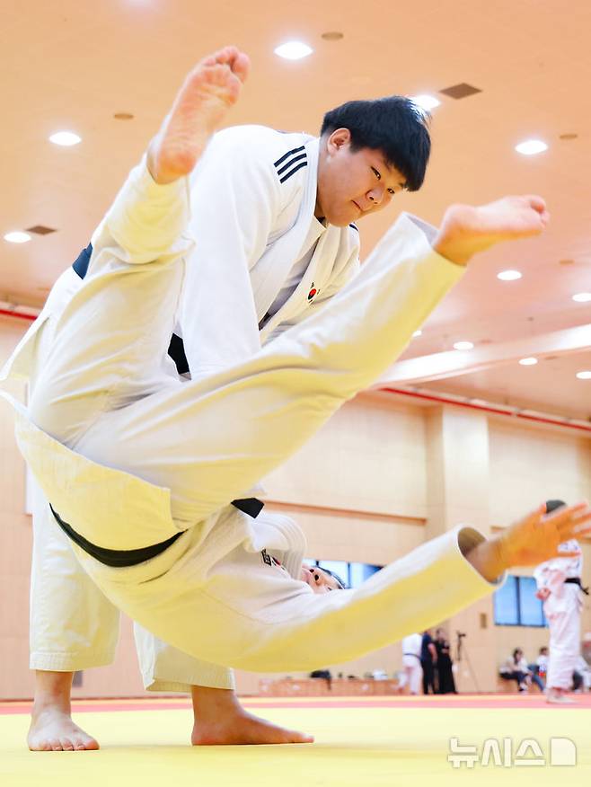 [진천=뉴시스] 황준선 기자 = 이현지가 9일 충북 진천 국가대표 선수촌에서 열린 2026 아이치·나고야 아시안게임 유도 국가대표팀 미디어데이에서 훈련을 하고 있다. 2026.09.09. hwang@newsis.com