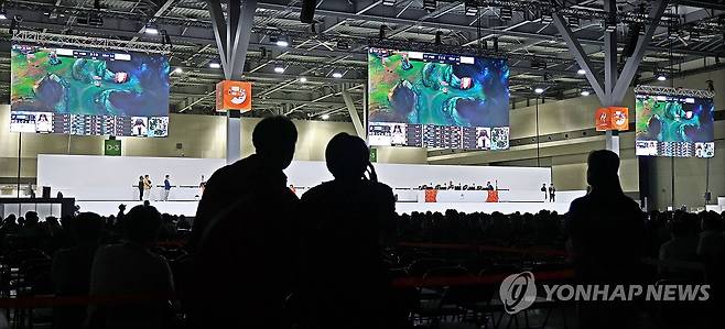 리그 오브 레전드 결승 시작 (도코나메[일본]연합뉴스) 한종찬 기자 = 2일 일본 아이치현 도코나메 아이치 스카이 엑스포에서 열린 2026 아이치 나고야 아시안게임 e스포츠 혼성 리그 오브 레전드 결선 토너먼트 대한민국 대 대만의 경기에서 한국 선수들이 경기를 하고 있다. 2026.10.2 saba@yna.co.kr
