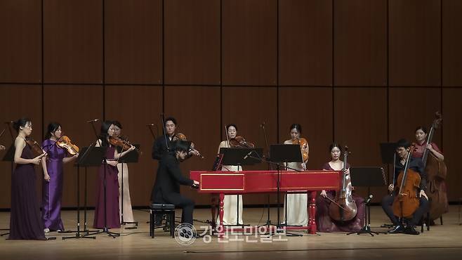 ▲ 제29회 춘천국제고음악제 개막공연 ‘The Art of Transition(전환의 예술)’이 3일 춘천 백령아트센터에서 개최됐다. 정윤채 기자
