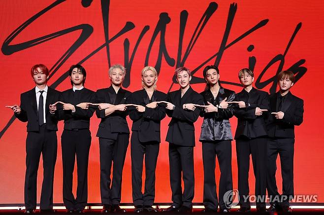 스트레이 키즈 (서울=연합뉴스) 류효림 기자 = 그룹 스트레이 키즈가 6일 서울 여의도 콘래드 호텔에서 열린 미니앨범 'THIS & THAT' 발매 기념 기자간담회에서 포즈를 취하고 있다. 2026.8.6 ryousanta@yna.co.kr