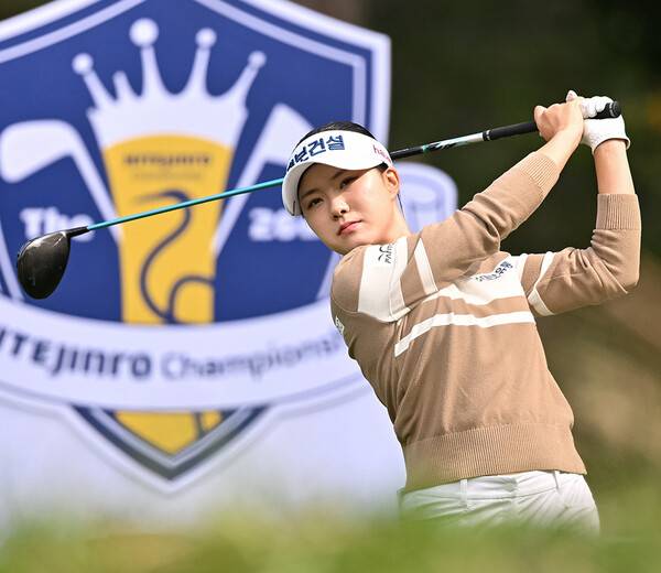 2026년 한국여자프로골프(KLPGA) 투어 메이저 대회 하이트진로 챔피언십 우승 경쟁에 뛰어든 서어진 프로가 3라운드에서 경기하는 모습이다. 사진제공=KLPGA (사진을 무단으로 사용하지 마십시오.)