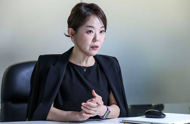 12일 사이다언니는 “아침 9시에 화장실에 가서 주가를 확인해야 하는 투자법으로는 자산을 쌓기 어렵다”며 “장기간 주식을 보유할 수 있는 마음가짐이 필요하다”고 강조했다. 김성룡 기자