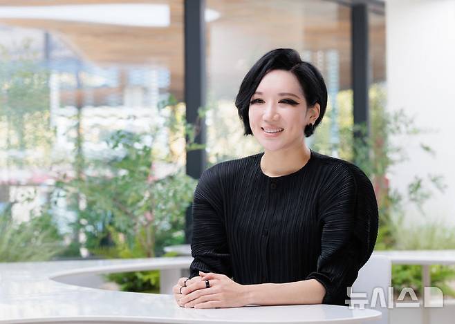 [서울=뉴시스] '2026 서울어텀페스타' 개막공연을 총지휘한 이루다(40) 예술감독(블랙토무용단 대표 겸 안무가)이 2일 서울 종로구 동숭동 서울문화재단 대학로센터에서 뉴시스와 인터뷰하고 있다. (사진=서울문화재단) 2026. 10. 02. photo@newsis.com