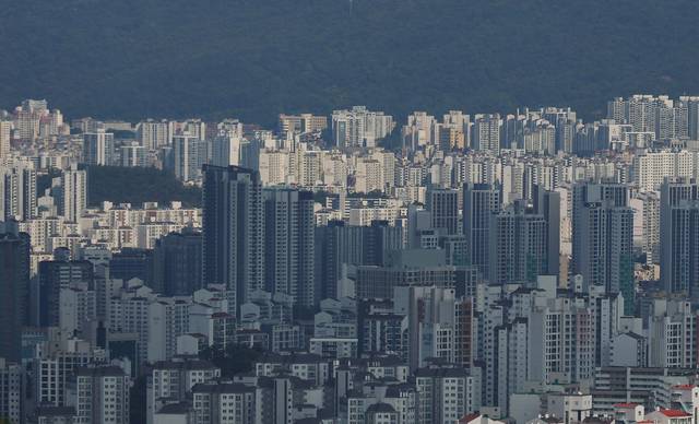 지난 27일 남산에서 바라본 서울시내 아파트. [연합뉴스]
