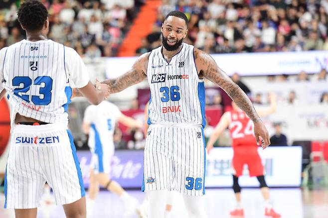 [서울=뉴시스] 프로농구 부산 KCC의 숀 롱. (사진=KBL 제공) 2026.10.05. photo@newsis.com *재판매 및 DB 금지