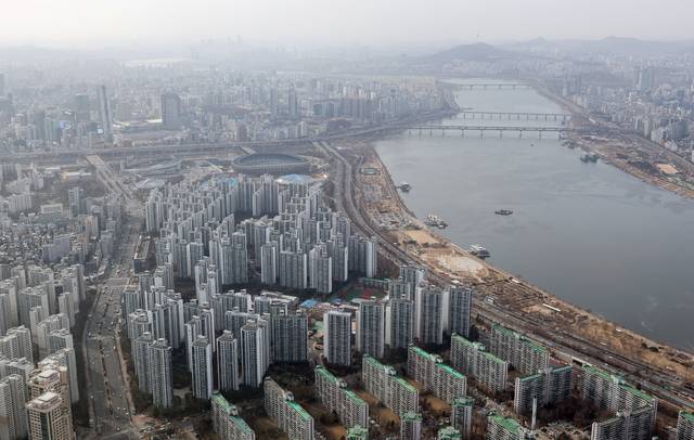 서울 한강변 일대 아파트 단지. (연합)