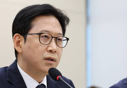 ▲배경훈 부총리 겸 과학기술정보통신부 장관이 6일 국회에서 열린 과학기술정보방송통신위원회 국정감사에서 의원 질의에 답하고 있다. 사진=연합뉴스