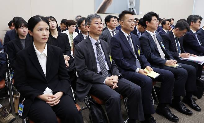 6일 서울 여의도 국회에서 열린 과학기술정보방송통신위원회 국정감사(과학기술정보통신부 등)에서 최주희(왼쪽부터) 티빙대표, 이종현 SK텔레콤 CISO, 홍관희 LG유플러스 CISO, 이상운 KT CISO가 증인으로 출석해 자리하고 있다. (사진=뉴시스)