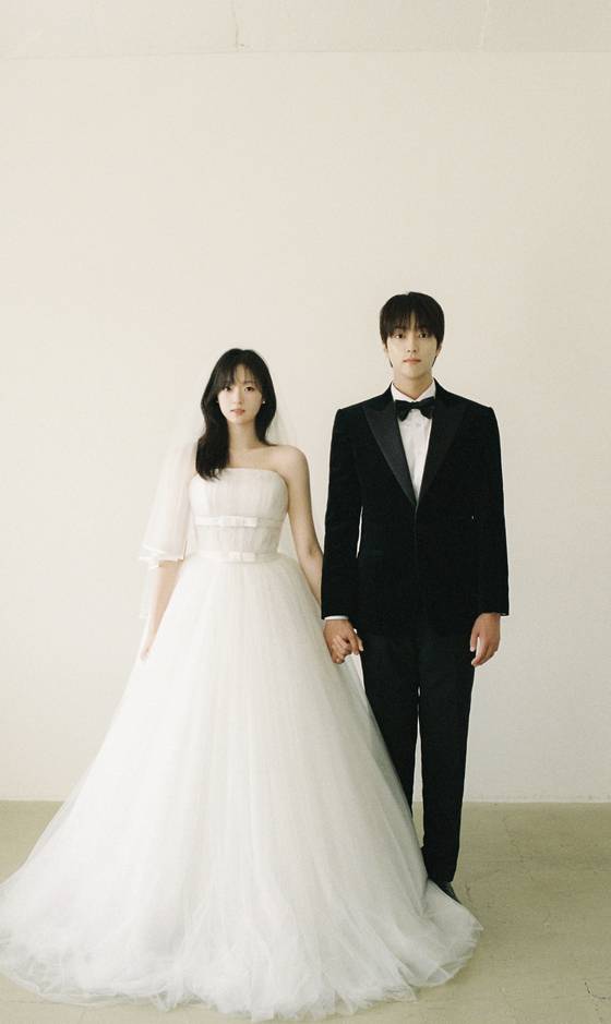 배우 이유진, 차경은.