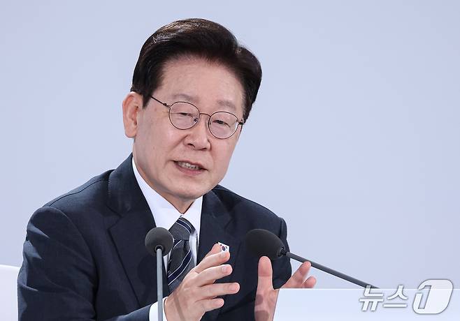 이재명 대통령이 2일 세종에서 열린 민원 혁신 사례보고회에서 발언을 하고 있다. (청와대통신사진기자단) 2026.10.2 ⓒ 뉴스1 이재명 기자