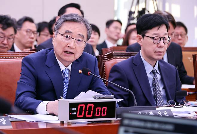 6일 국회에서 열린 외교통일위원회 국정감사에서 조현 외교부 장관이 의원들의 질의에 답변하고 있다. 2026.10.6 연합뉴스