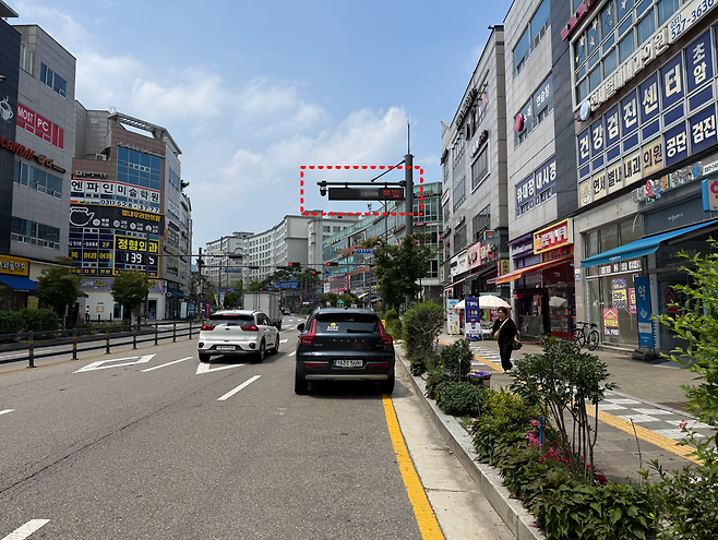 불법주정차 AI 관리시스템 현장 적용(VMS) 모습.[한국건설기술연구원 제공]