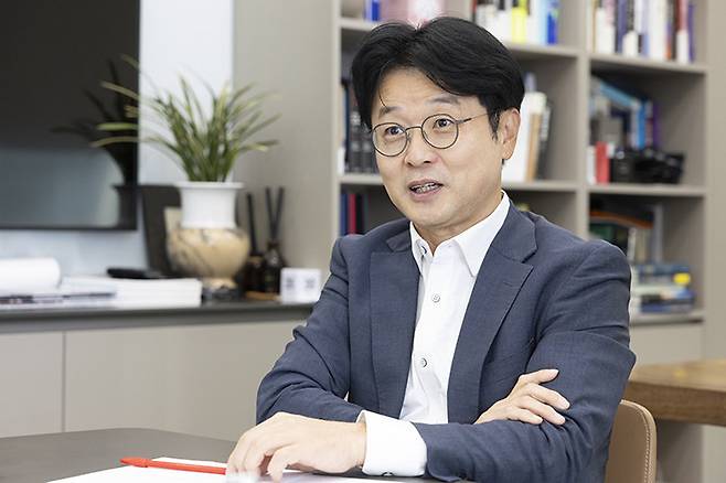 목대균 KCGI자산운용 대표는 “다음 상승은 인공지능(AI) 서사를 기업이익이 뒷받침해야 한다”며 하반기 증시의 상승 속도가 상반기보다 완만해질 것으로 내다봤다. 지호영 기자