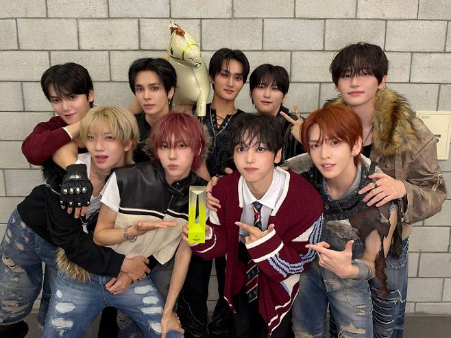 크래비티, ‘라우더’로 ‘더쇼’ 1위… 컴백 첫 쾌거 (출처: SBS funE '더쇼' 방송 화면 캡처)