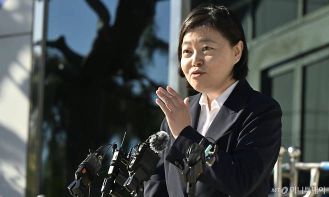 [전남광주=뉴시스] 양시원 기자 = 임은정 광주지방중대범죄수사청장이 6일 오전 전남광주 북구 광주지방중수청에서 도어스테핑을 열고 발언하고 있다. 2026.10.06 goodwrite97@newsis.com /사진=양시원