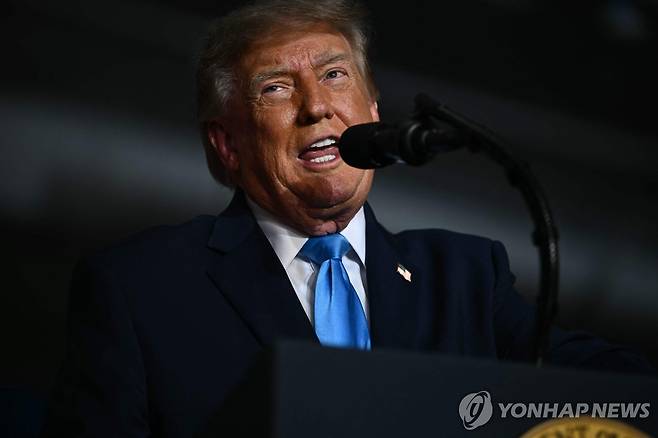 지난 5일(현지시간) 네브래스카에서 연설하는 트럼프 대통령  [AFP=연합뉴스. 재판매 및 DB 금지]