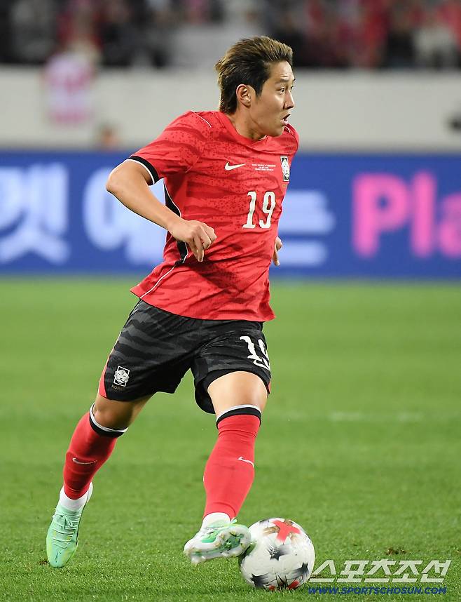 6일 오후 용인미르스타디움에서 열린 대한민국 축구대표팀과 우즈베키스탄의 친선경기. 이강인이 공격하고 있다. 용인=정재근 기자 cjg@sportschosun.com/2026.10.6/