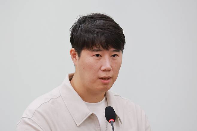 최승호 삼성그룹 초기업노동조합 삼성전자지부 위원장이 6일 국회 산업통상자원중소벤처기업위원회에서 열린 산업통상부 국정감사에서 산자중기위원 질문에 답하고 있다.
