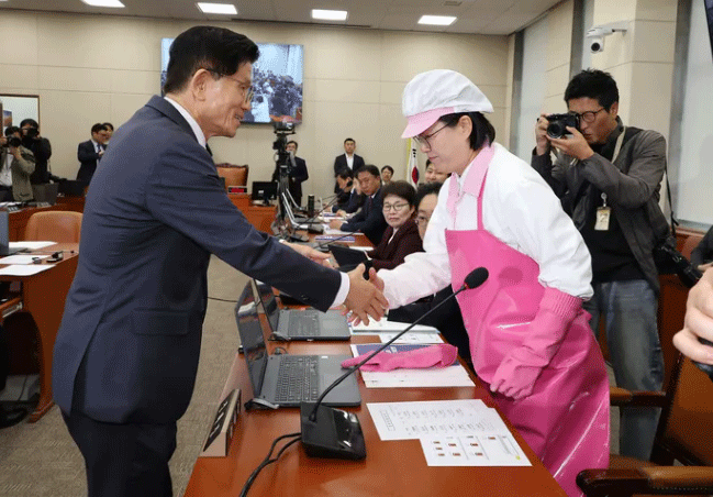 2024년  국회 환경노동위원회의 고용노동부 대상 국정감사에서 정혜경 진보당 의원. 연합뉴스