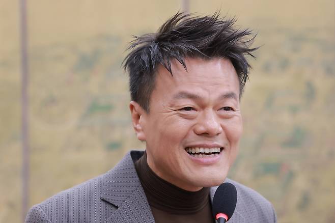 박진영 대중문화교류위원회 공동위원장이 7일 국회 문화체육관광위원회에서 열린 문화체육관광부에 대한 국정감사에서 의원 질의에 답하고 있다. 연합뉴스