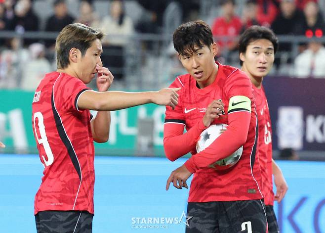 대한민국 축구 국가대표 이강인(왼쪽), 손흥민(가운데), 조현택. /사진=김진경 대기자