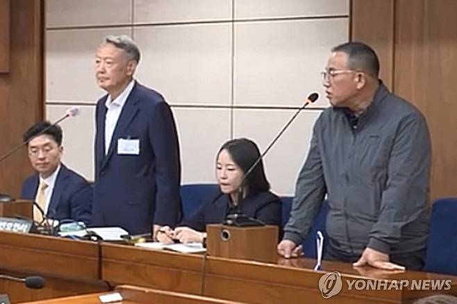 '무상 여론조사' 윤석열-명태균 2심 무죄 (서울=연합뉴스) 정치 브로커 명태균씨로부터 여론조사를 무상으로 받은 혐의로 기소된 윤석열 전 대통령이 지난 7일 서울 서초구 서울고등법원(서울고법)에서 열린 2심 선고 공판에 출석하고 있다. 서울고법 형사7부(구회근 부장판사)는 이날 정치자금법 위반 혐의로 재판에 넘겨진 윤 전 대통령과 명씨에게 모두 무죄를 선고했다. 2026.10.7 [서울고법 제공. 재판매 및 DB 금지] photo@yna.co.kr[연합뉴스 자료사진]