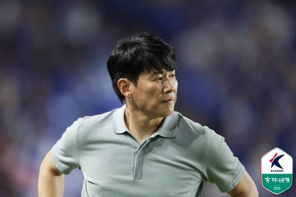 박건하(수원FC). 한국프로축구연맹 제공