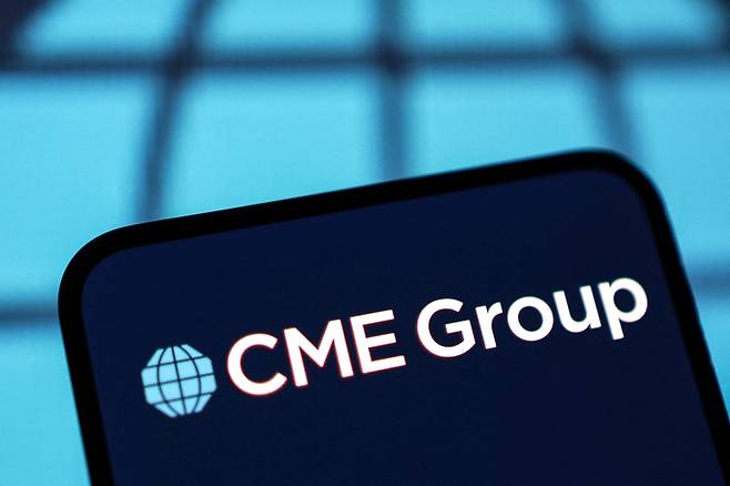CME Group logo. 로이터