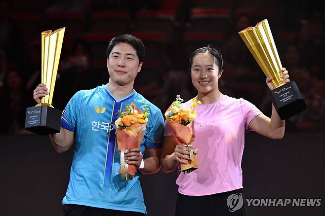 신유빈-임종훈, WTT 중국 스매시 혼합복식 우승 [AFP=연합뉴스. 재판매 및 DB 금지]
