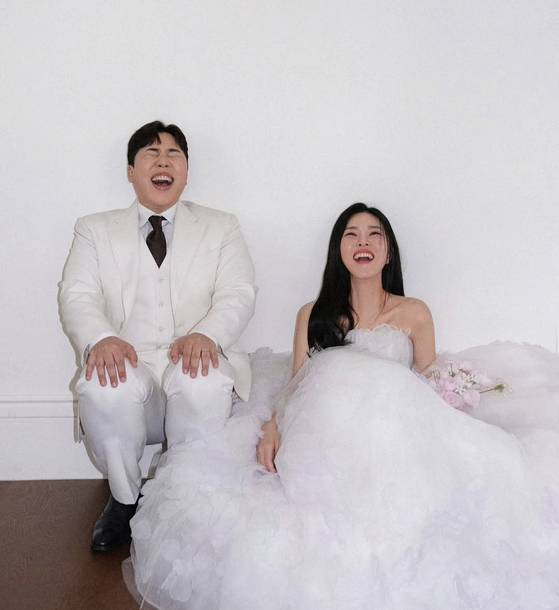 개그우먼 한윤서와 예비신랑 문준웅 씨. 한윤서 SNS 캡처.