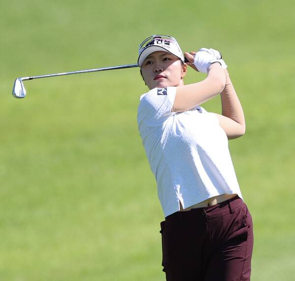 2026년 한국여자프로골프(KLPGA) 투어 '변형 스테이블포드 방식'의 HJ중공업·동부건설 챔피언십 우승 경쟁에 뛰어든 김민선7 프로. 사진제공=KLPGA (사진을 무단으로 사용하지 마십시오.)
