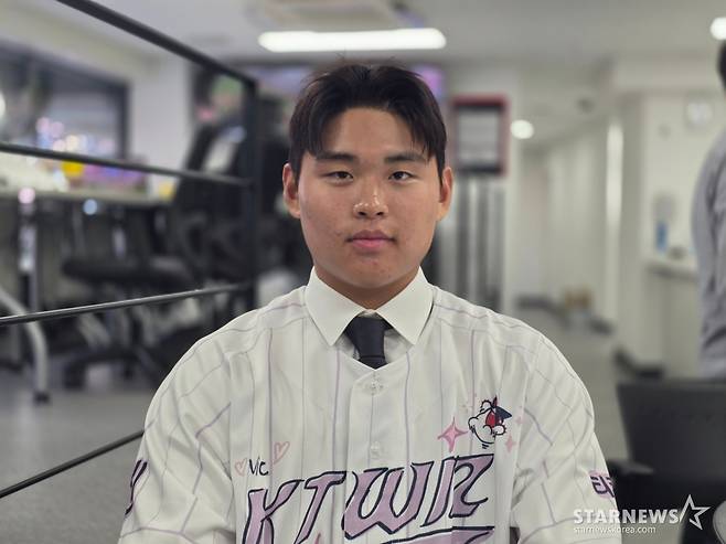 KT 2027 신인 김단이 최근 수원KT위즈파크를 찾아 스타뉴스와 만났다. /사진=김동윤 기자