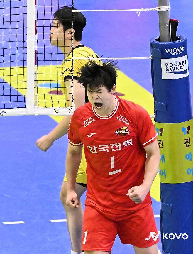 한국전력의 ‘원클럽맨’ 서재덕이 12일 경기도 오산 클럽하우스에서 열린 간담회에서 프로 데뷔 후 한 번도 경험하지 못한 챔피언 결정전 진출을 향한 간절한 각오를 밝혔다. 사진제공｜KOVO