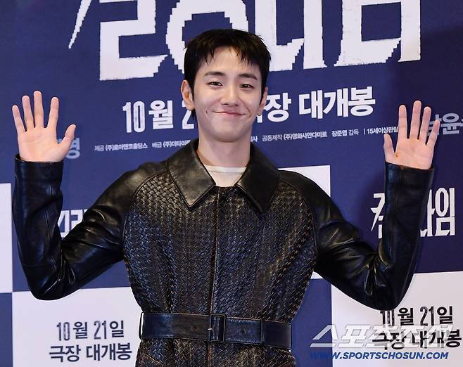 13일 서울 용산CGV에서 영화 '킬링타임' 언론시사회가 열렸다. 포토타임 포즈를 취하고 있는 배우 남윤수. 용산=송정헌 기자songs@sportschosun.com/2026.10.13/
