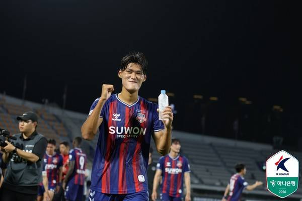 하정우(수원FC). 한국프로축구연맹 제공