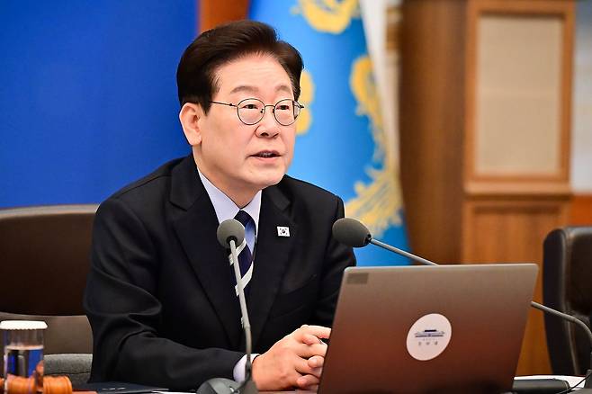 이재명 대통령이 13일 청와대에서 열린 국무회의에서 발언하고 있다. [청와대사진기자단]